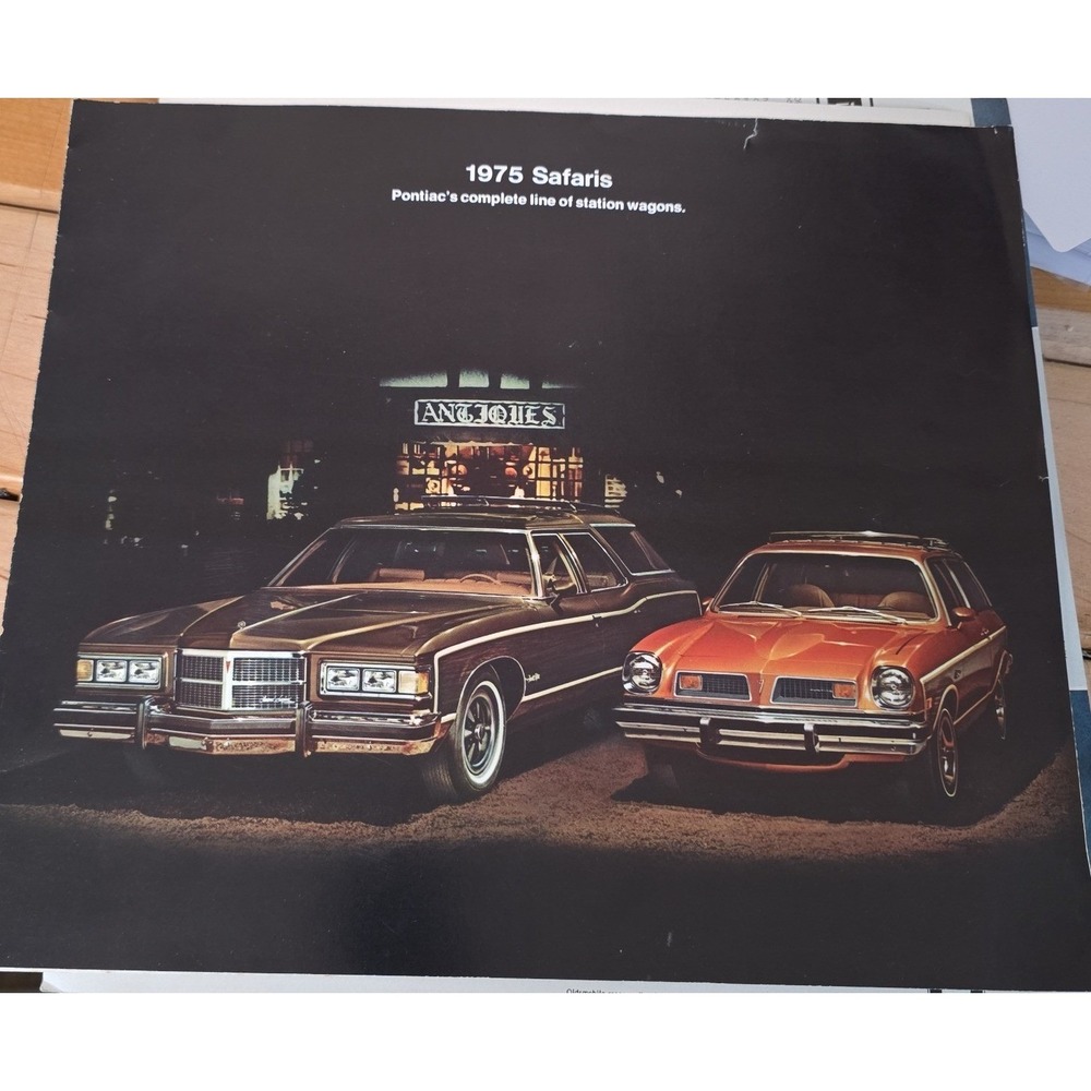 1975 Pontiac Safaris Station Wagon Sales Brochure Grand Safari LeMans Astre